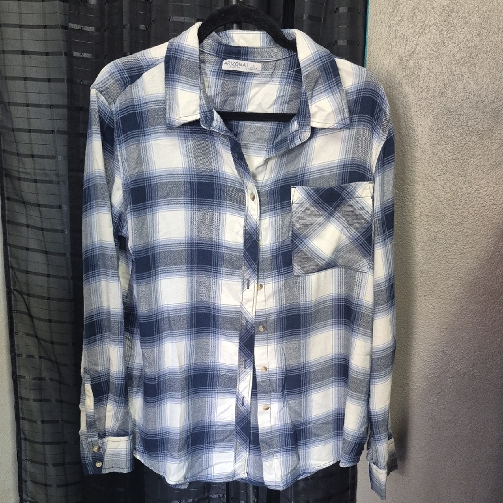 Arizona Jean Company Blue and White Plaid Shirt